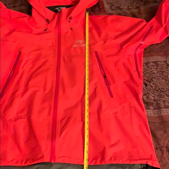 Arc’Teryx Beta LT Hybrid Jacket - Picture 8 of 8